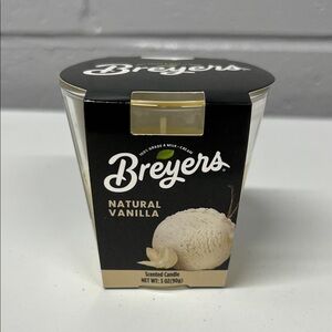 Breyer Natural Vanilla Scented Candle - Black & Cream